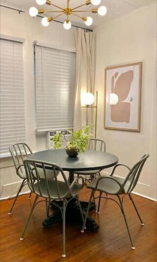 Spacious 4br Retreat In The Heart Of Holiday home *
