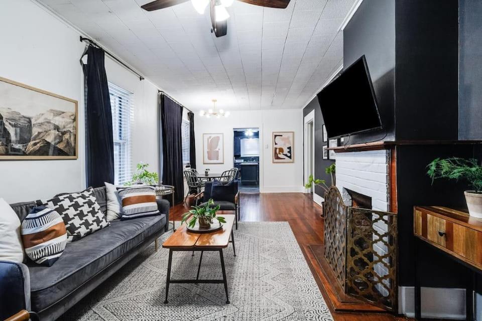 Ferienhaus Spacious 4br Retreat In The Heart Of *